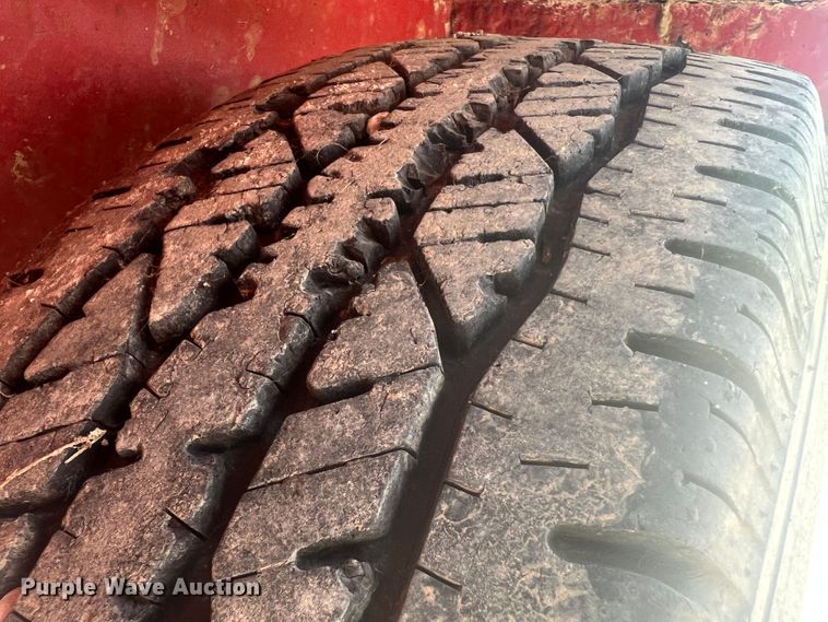 image for item JM9200 1990 H&H Equipment Company 10-HDWR-6  propane tank trailer