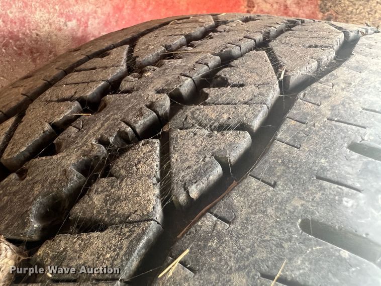 image for item JM9200 1990 H&H Equipment Company 10-HDWR-6  propane tank trailer