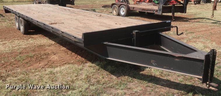 image for item JR9409 2000 May  flatbed trailer