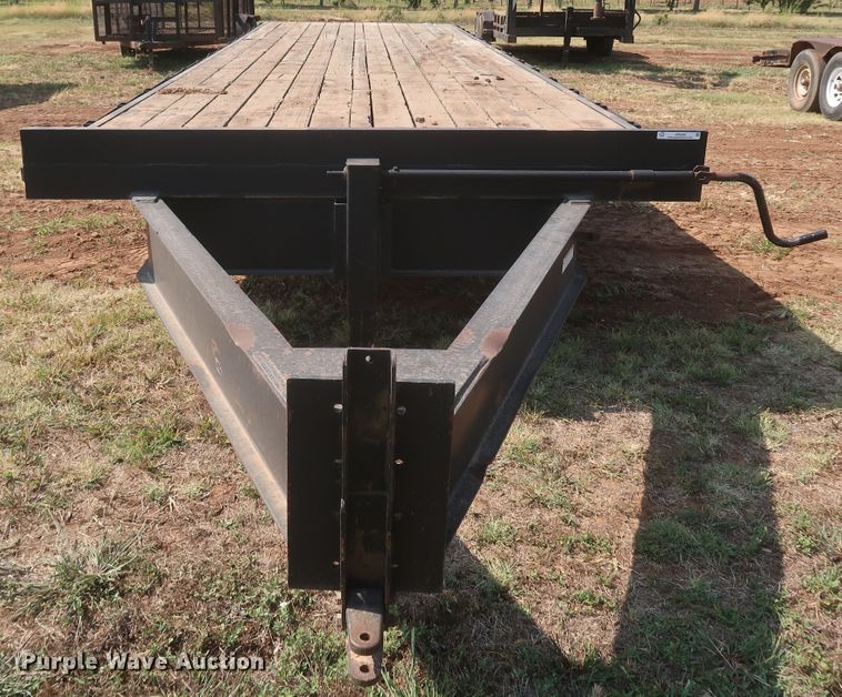 image for item JR9409 2000 May  flatbed trailer