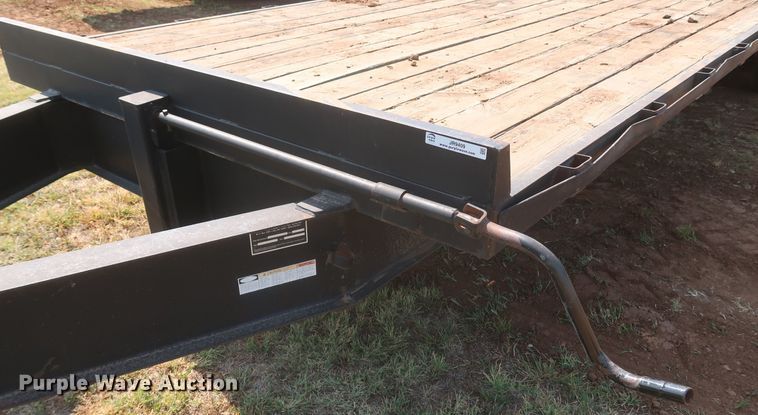 image for item JR9409 2000 May  flatbed trailer