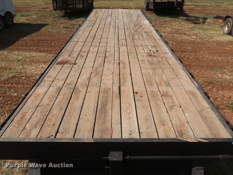 image for item JR9409 2000 May  flatbed trailer