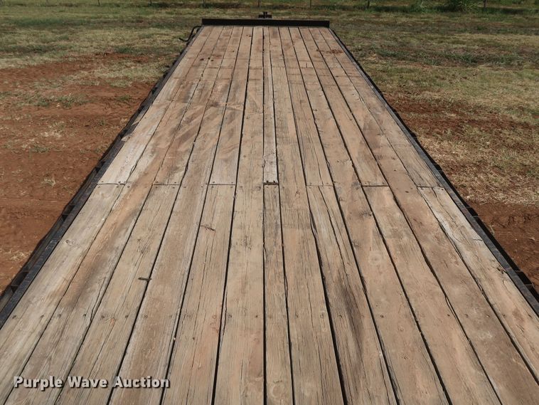 image for item JR9409 2000 May  flatbed trailer