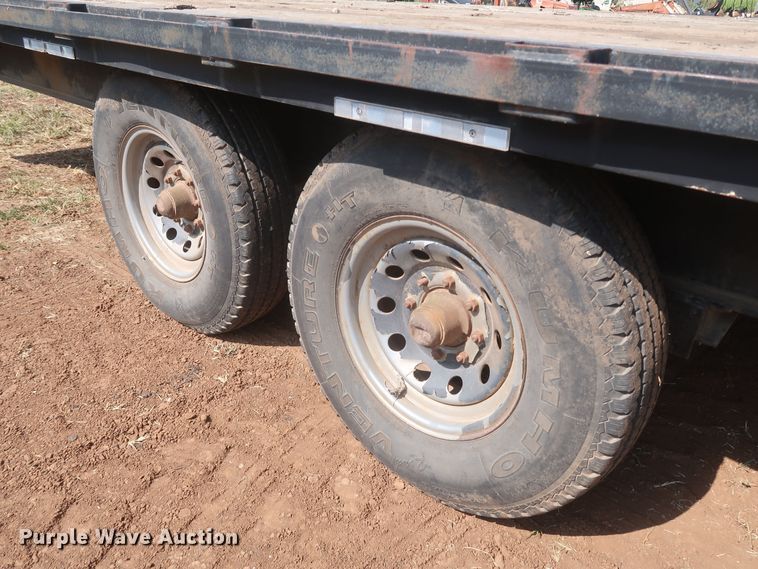 image for item JR9409 2000 May  flatbed trailer