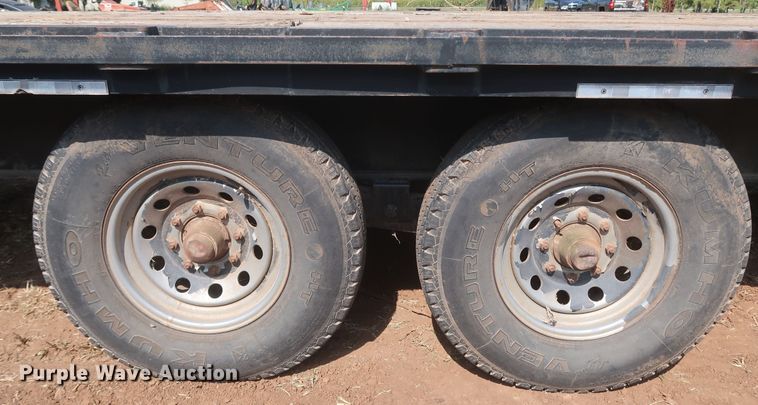 image for item JR9409 2000 May  flatbed trailer