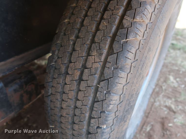 image for item JR9409 2000 May  flatbed trailer