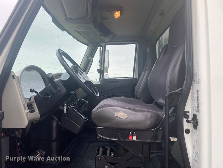 image for item JU9306 2014 International DuraStar 4300  refrigerated truck