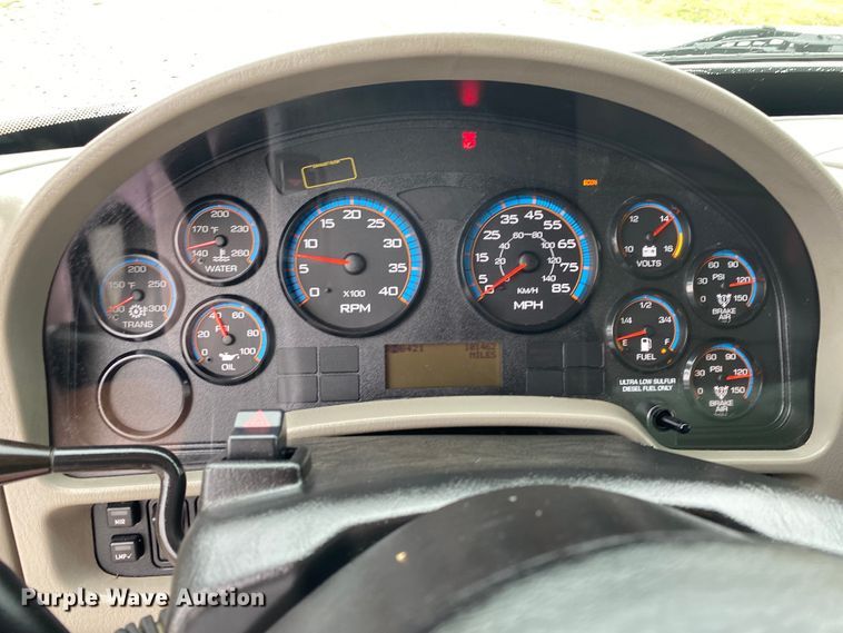 image for item JU9306 2014 International DuraStar 4300  refrigerated truck