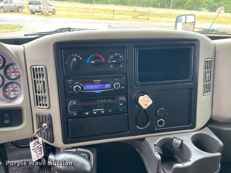 image for item JU9306 2014 International DuraStar 4300  refrigerated truck