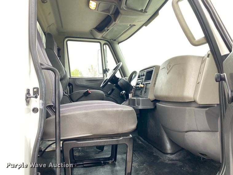 image for item JU9306 2014 International DuraStar 4300  refrigerated truck