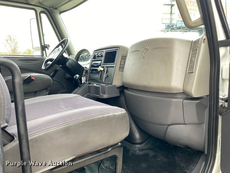 image for item JU9306 2014 International DuraStar 4300  refrigerated truck