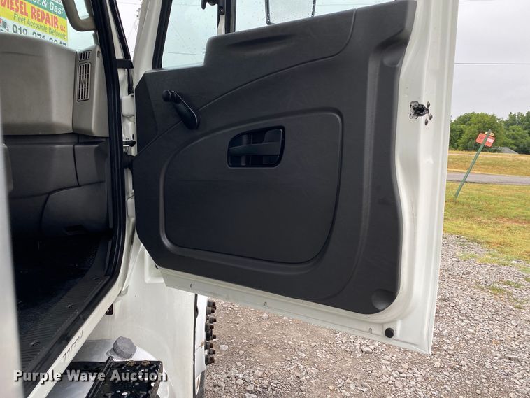 image for item JU9306 2014 International DuraStar 4300  refrigerated truck