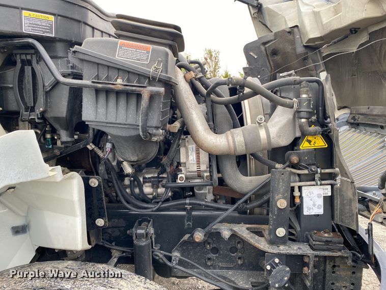 image for item JU9306 2014 International DuraStar 4300  refrigerated truck