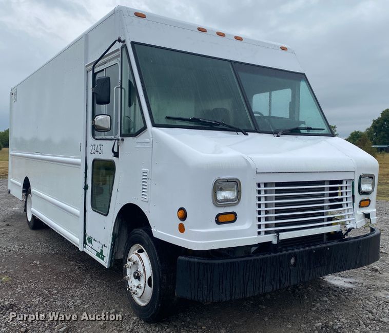 image for item JU9309 2007 Freightliner MT45  delivery truck