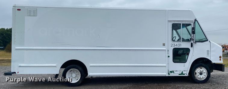 image for item JU9309 2007 Freightliner MT45  delivery truck