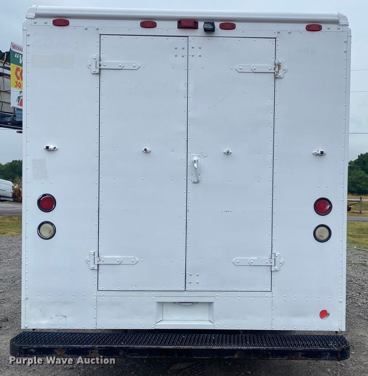 image for item JU9309 2007 Freightliner MT45  delivery truck