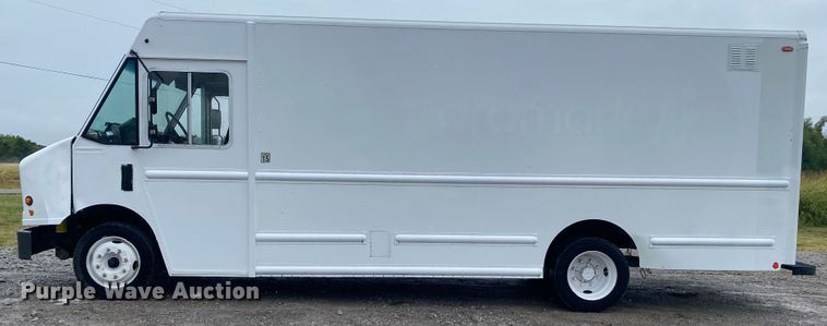 image for item JU9309 2007 Freightliner MT45  delivery truck