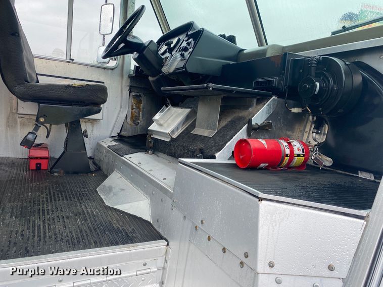 image for item JU9309 2007 Freightliner MT45  delivery truck