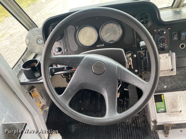 image for item JU9309 2007 Freightliner MT45  delivery truck