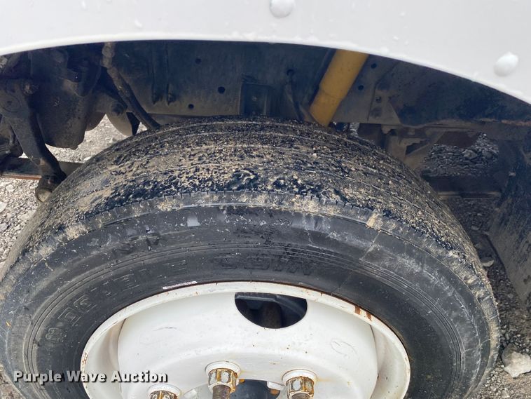 image for item JU9309 2007 Freightliner MT45  delivery truck