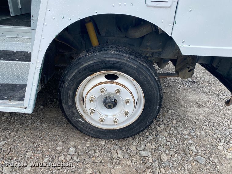 image for item JU9309 2007 Freightliner MT45  delivery truck