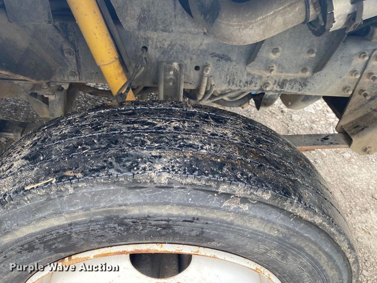 image for item JU9309 2007 Freightliner MT45  delivery truck