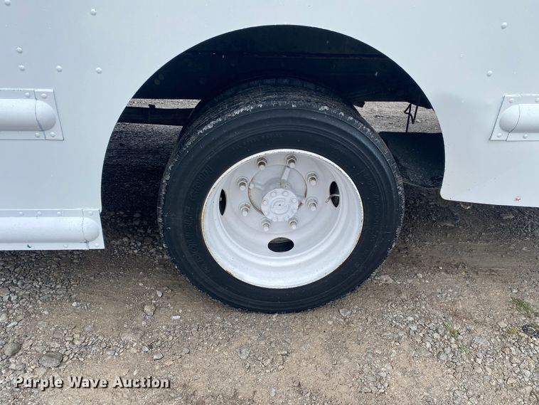 image for item JU9309 2007 Freightliner MT45  delivery truck