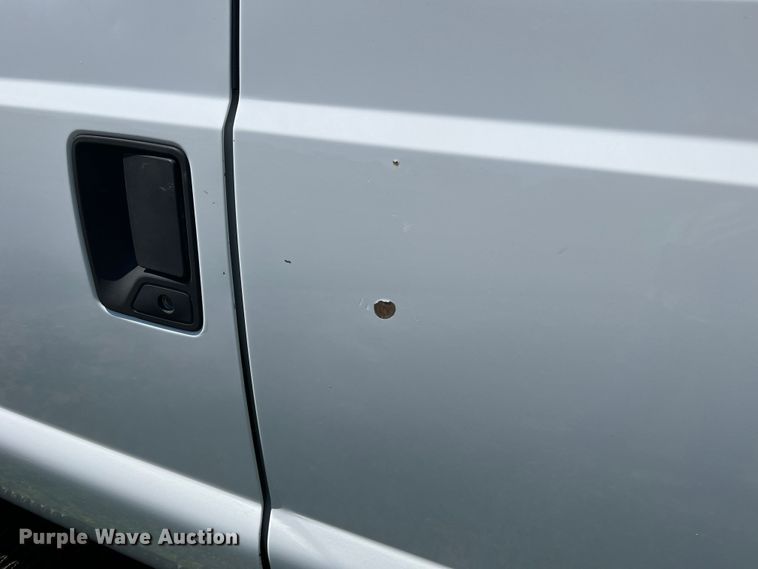 image for item JU9892 2009 Ford F350 Super Duty XL  SuperCab utility bed pickup truck