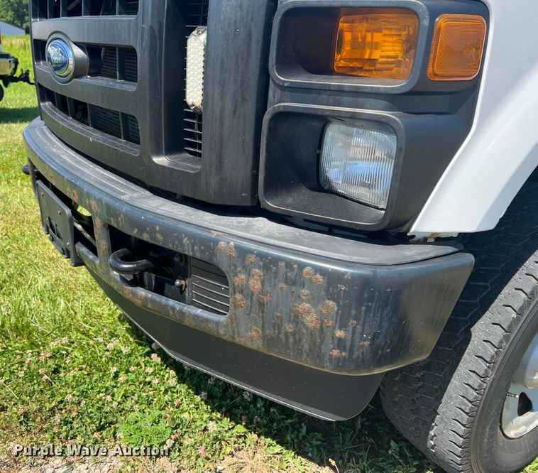 image for item JU9892 2009 Ford F350 Super Duty XL  SuperCab utility bed pickup truck