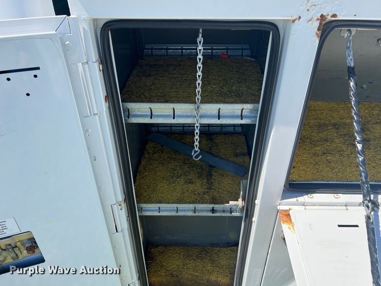 image for item JU9892 2009 Ford F350 Super Duty XL  SuperCab utility bed pickup truck