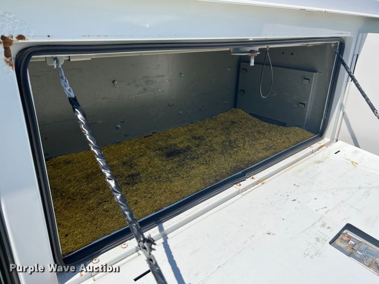 image for item JU9892 2009 Ford F350 Super Duty XL  SuperCab utility bed pickup truck