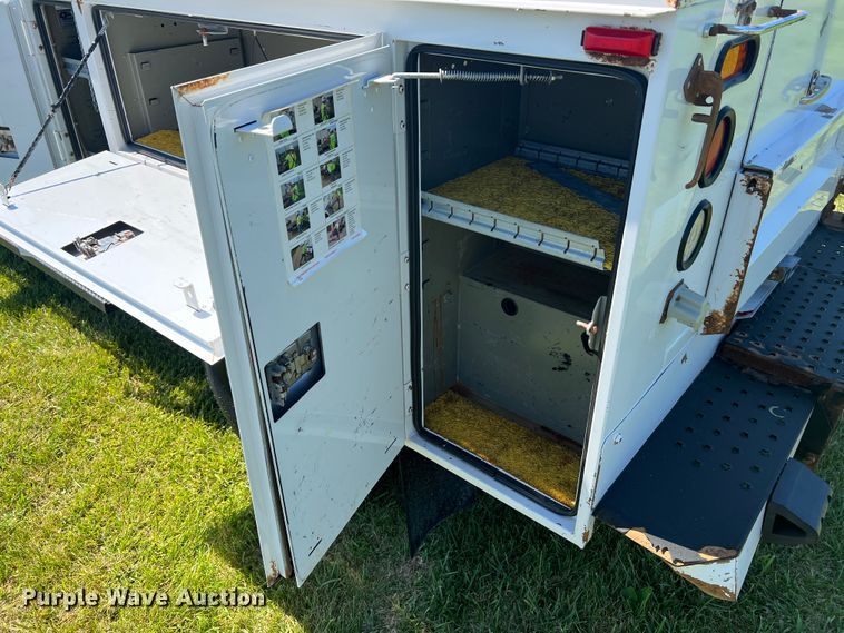 image for item JU9892 2009 Ford F350 Super Duty XL  SuperCab utility bed pickup truck