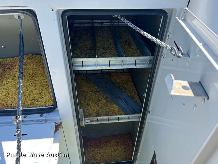 image for item JU9892 2009 Ford F350 Super Duty XL  SuperCab utility bed pickup truck