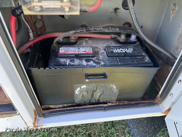 image for item JU9892 2009 Ford F350 Super Duty XL  SuperCab utility bed pickup truck