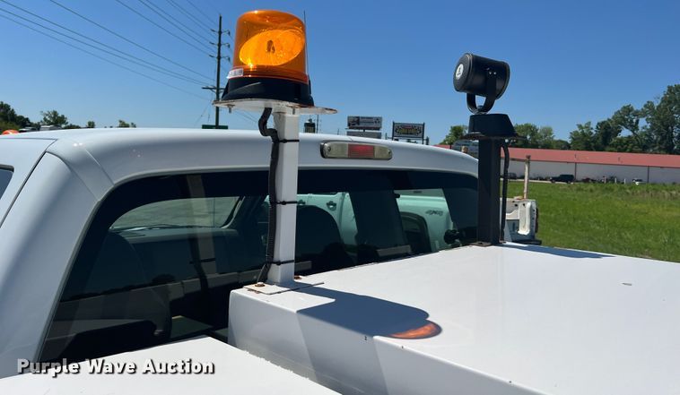 image for item JU9892 2009 Ford F350 Super Duty XL  SuperCab utility bed pickup truck