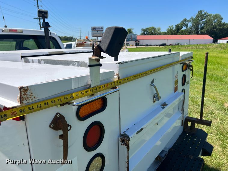 image for item JU9892 2009 Ford F350 Super Duty XL  SuperCab utility bed pickup truck