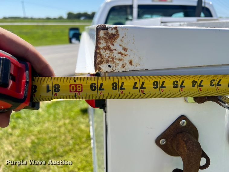 image for item JU9892 2009 Ford F350 Super Duty XL  SuperCab utility bed pickup truck