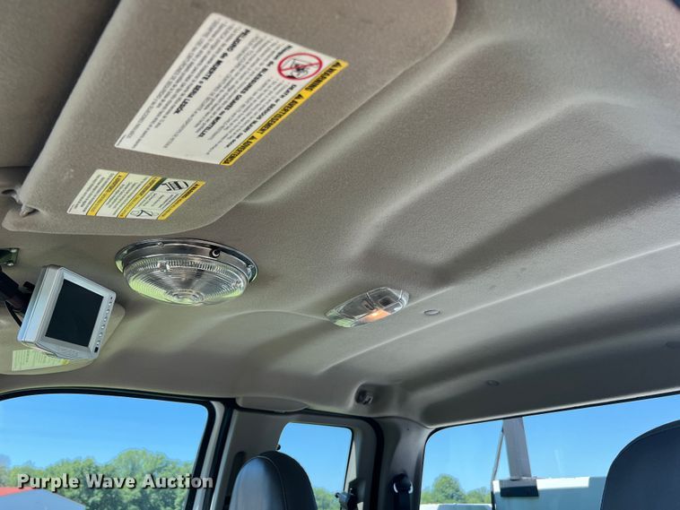 image for item JU9892 2009 Ford F350 Super Duty XL  SuperCab utility bed pickup truck