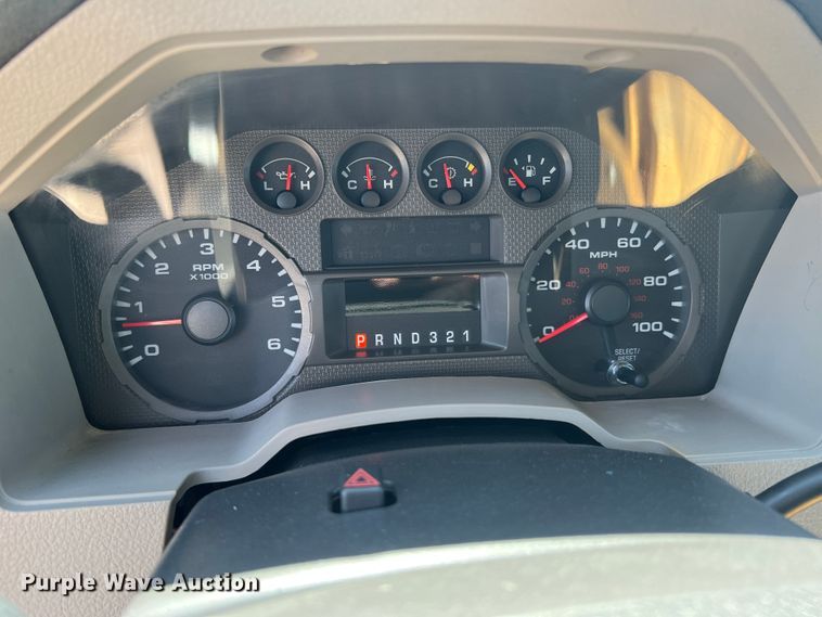 image for item JU9892 2009 Ford F350 Super Duty XL  SuperCab utility bed pickup truck