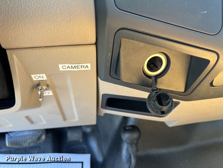 image for item JU9892 2009 Ford F350 Super Duty XL  SuperCab utility bed pickup truck