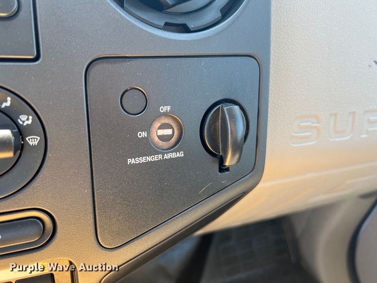 image for item JU9892 2009 Ford F350 Super Duty XL  SuperCab utility bed pickup truck