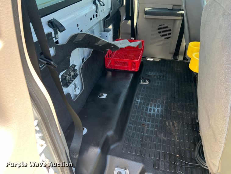 image for item JU9892 2009 Ford F350 Super Duty XL  SuperCab utility bed pickup truck