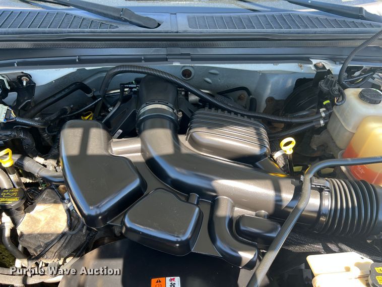 image for item JU9892 2009 Ford F350 Super Duty XL  SuperCab utility bed pickup truck