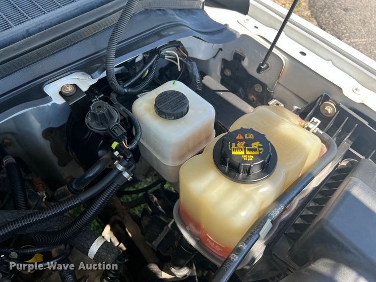 image for item JU9892 2009 Ford F350 Super Duty XL  SuperCab utility bed pickup truck