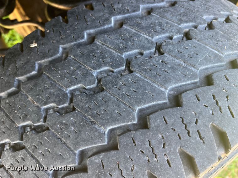 image for item JU9892 2009 Ford F350 Super Duty XL  SuperCab utility bed pickup truck