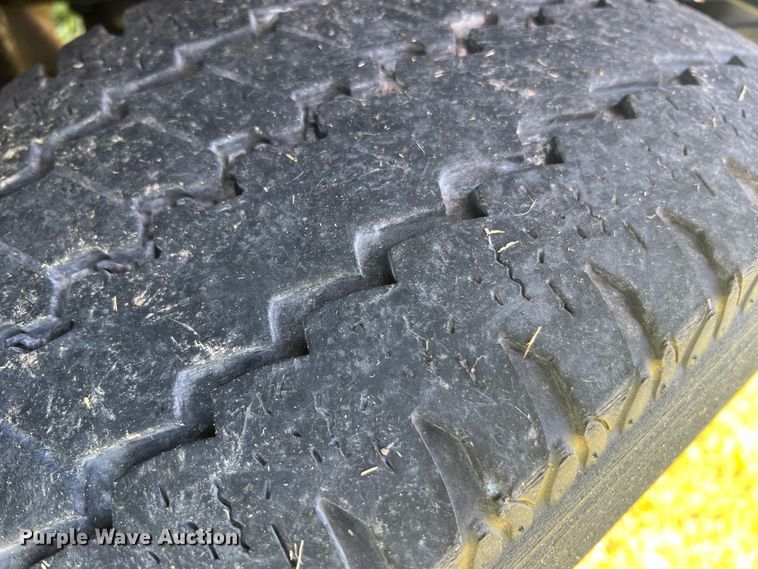 image for item JU9892 2009 Ford F350 Super Duty XL  SuperCab utility bed pickup truck