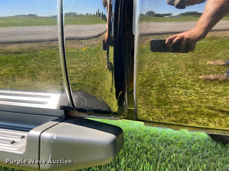 image for item JU9894 2008 Ford F250 Super Duty Harley Davidson  Crew Cab pickup truck