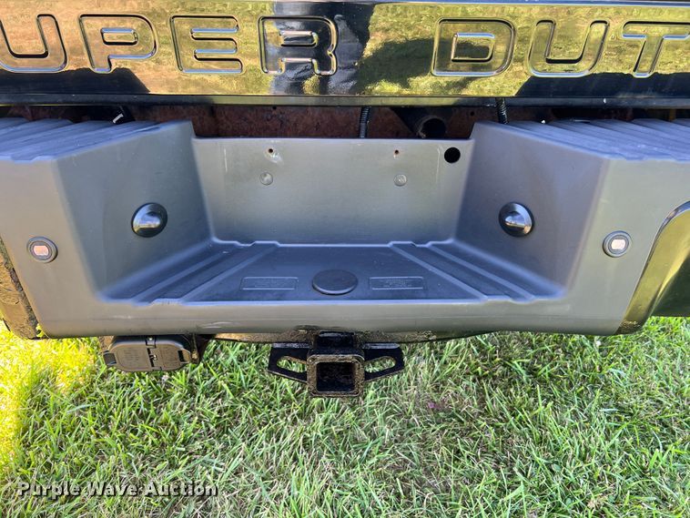 image for item JU9894 2008 Ford F250 Super Duty Harley Davidson  Crew Cab pickup truck