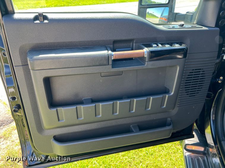 image for item JU9894 2008 Ford F250 Super Duty Harley Davidson  Crew Cab pickup truck