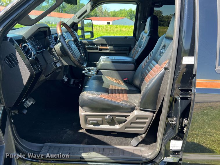 image for item JU9894 2008 Ford F250 Super Duty Harley Davidson  Crew Cab pickup truck